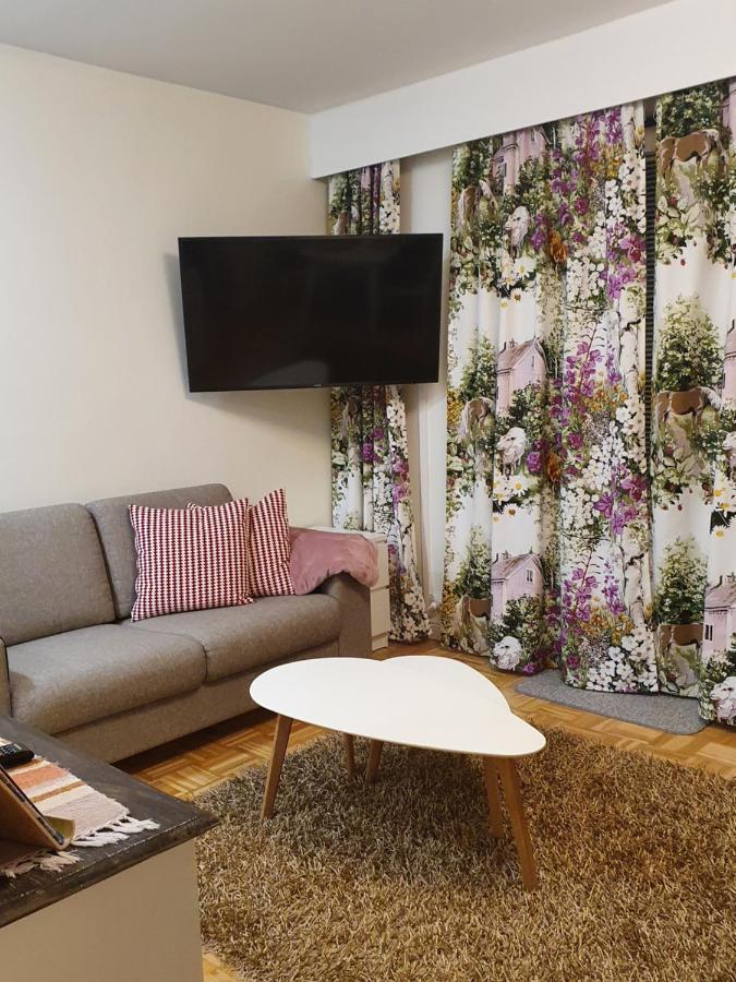 Kaunis Valoisa 3 Krs Pikkukaksio Vantaa Koivukylae Appartement Buitenkant foto