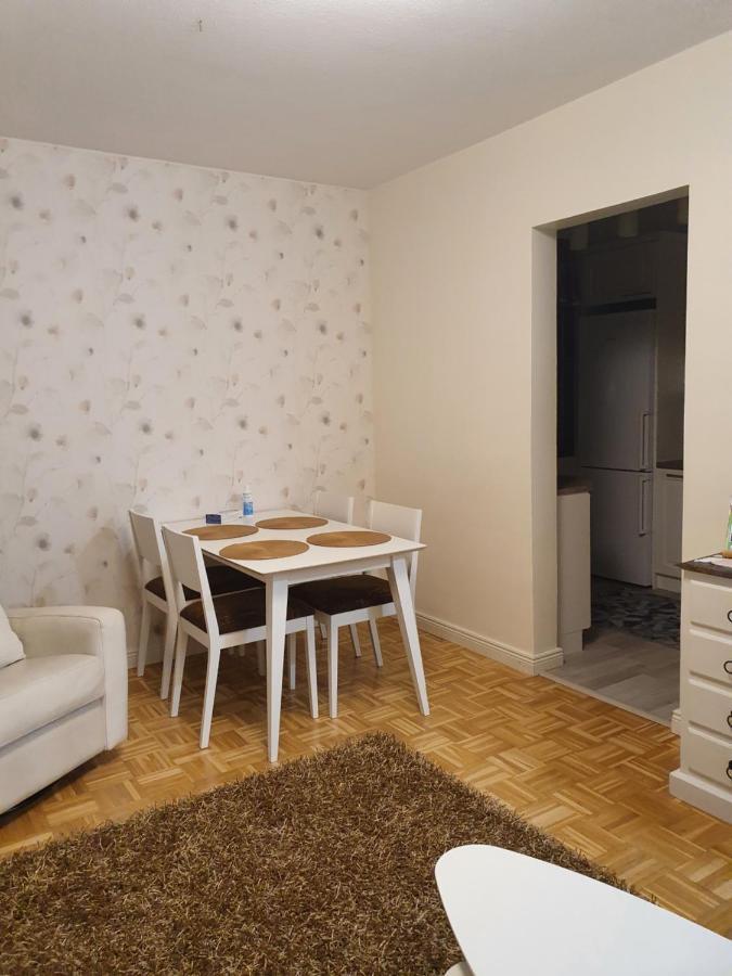 Kaunis Valoisa 3 Krs Pikkukaksio Vantaa Koivukylae Appartement Buitenkant foto